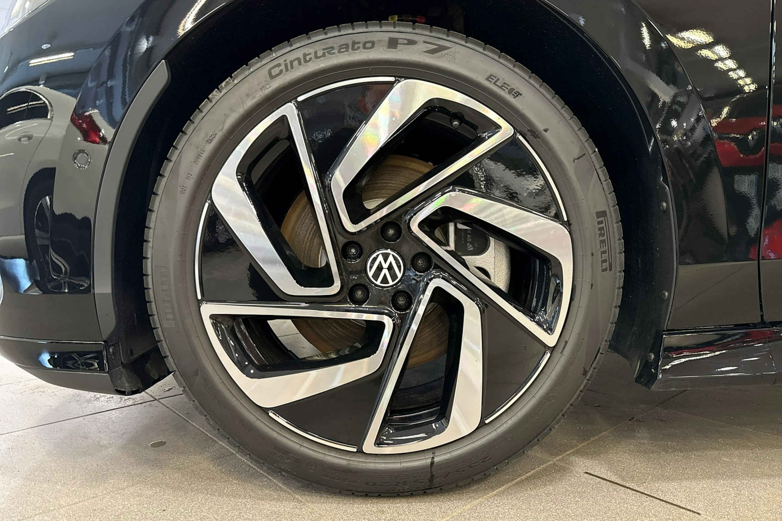 met. musta Volkswagen ID.7 2025 kuva 9.