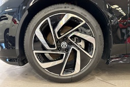 met. musta Volkswagen ID.7 2025 kuva 9.