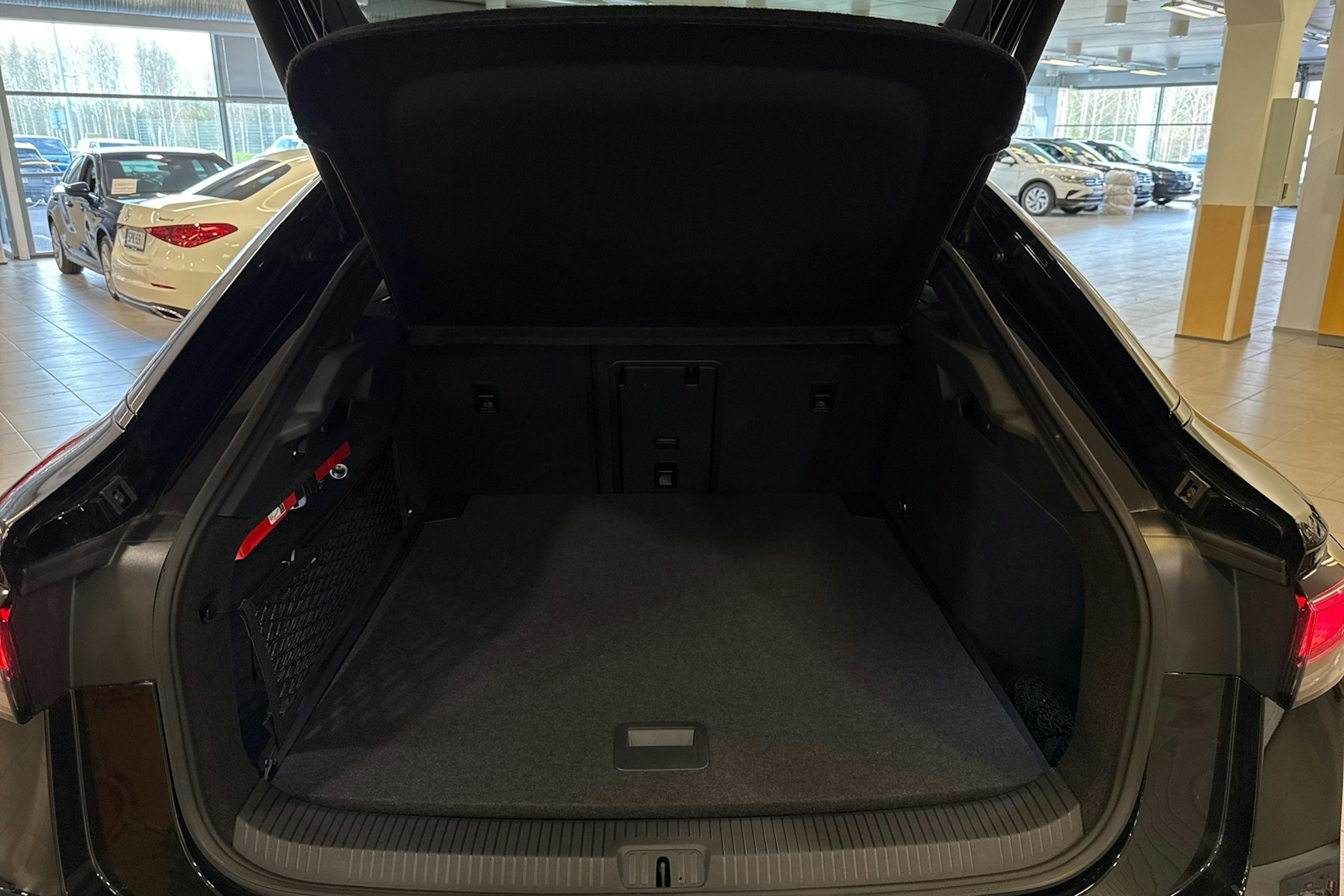 met. musta Volkswagen ID.7 2025 kuva 33.