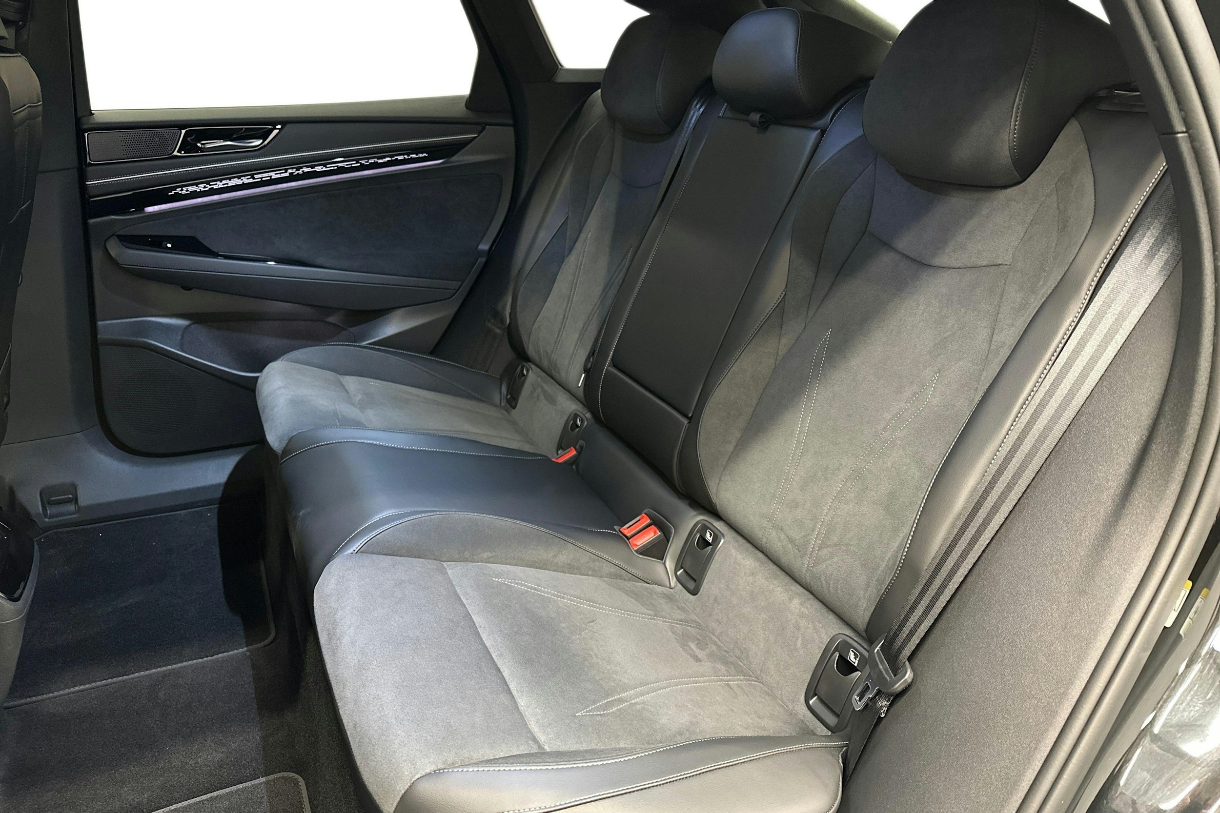 musta Volkswagen ID.7 2025 kuva 10.