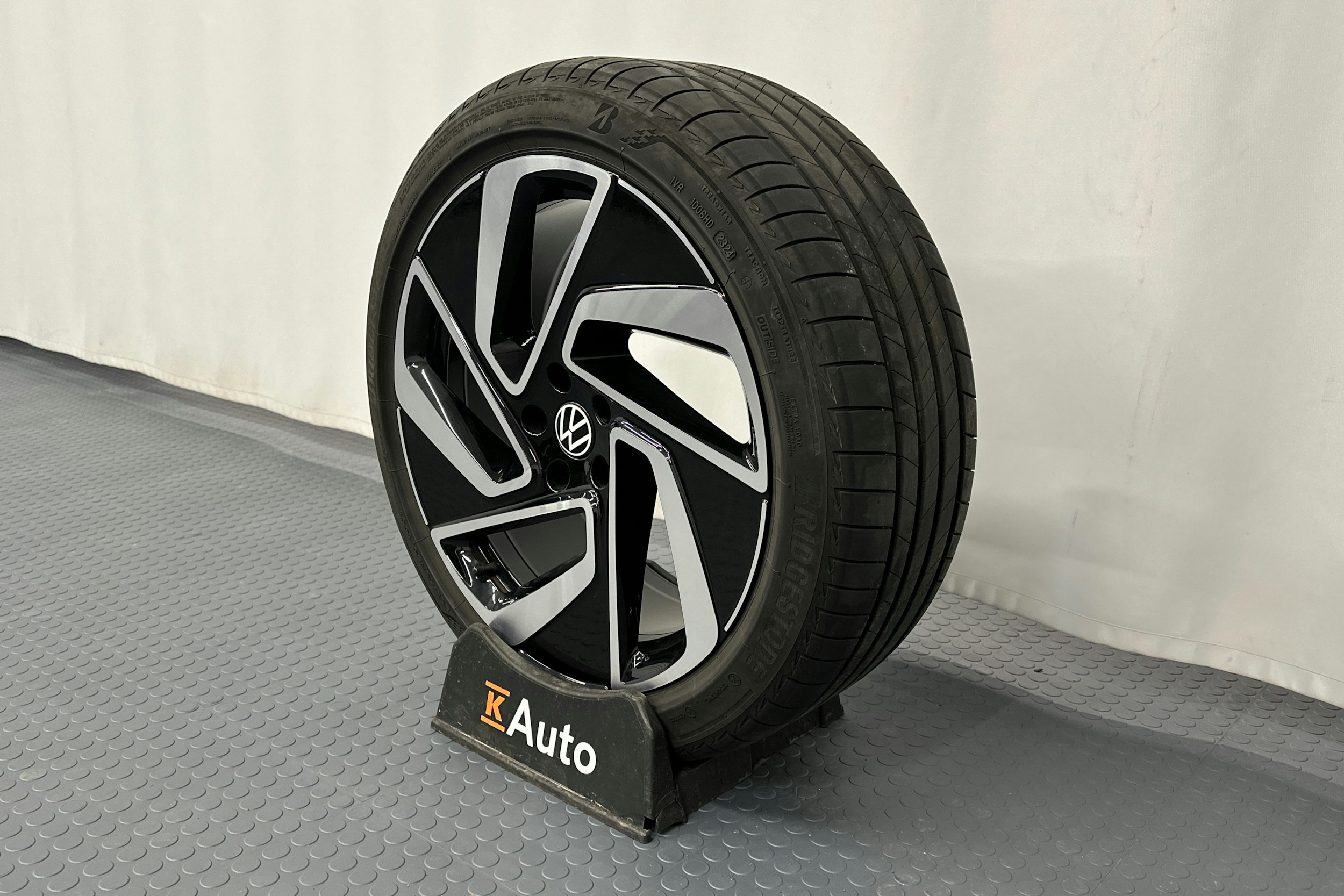 musta Volkswagen ID.7 2025 kuva 13.