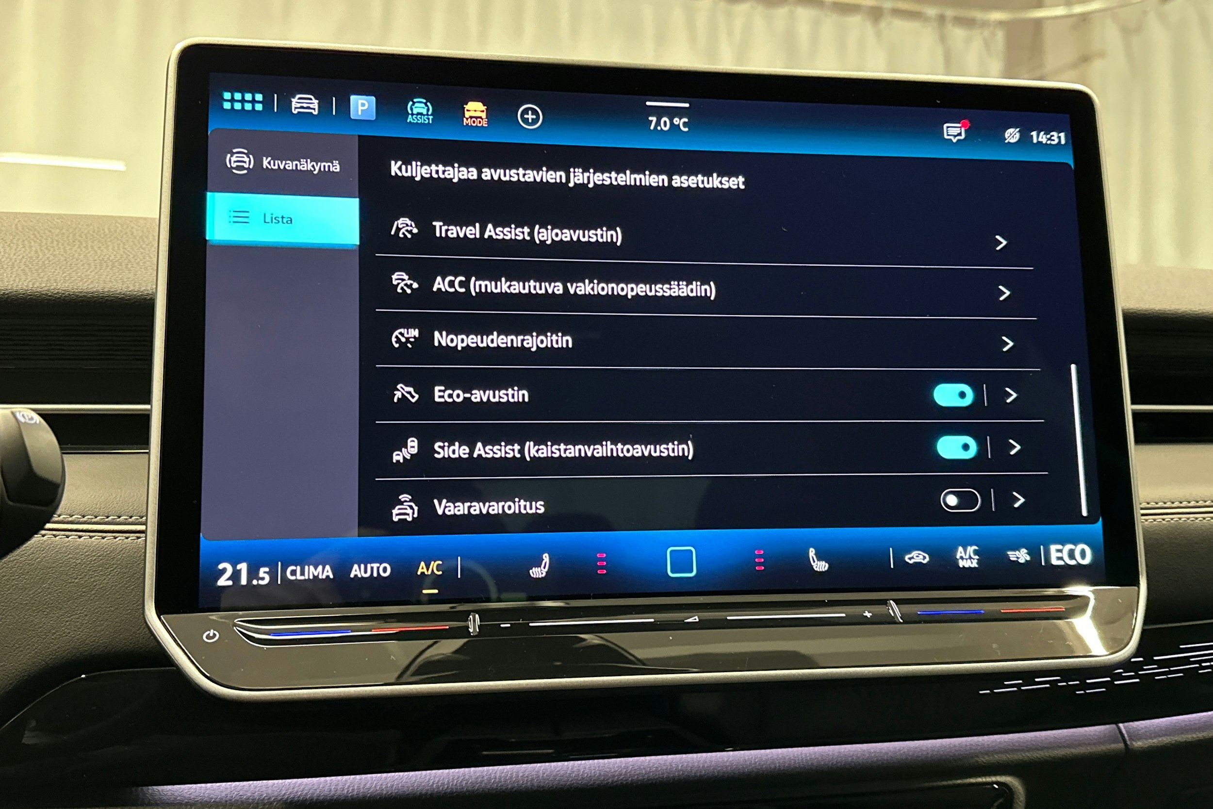 musta Volkswagen ID.7 2025 kuva 29.