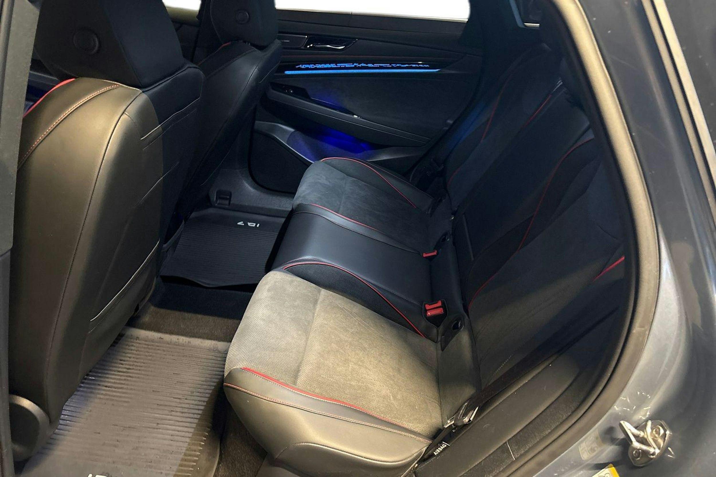 Sininen Volkswagen ID.7 2025 kuva 8.