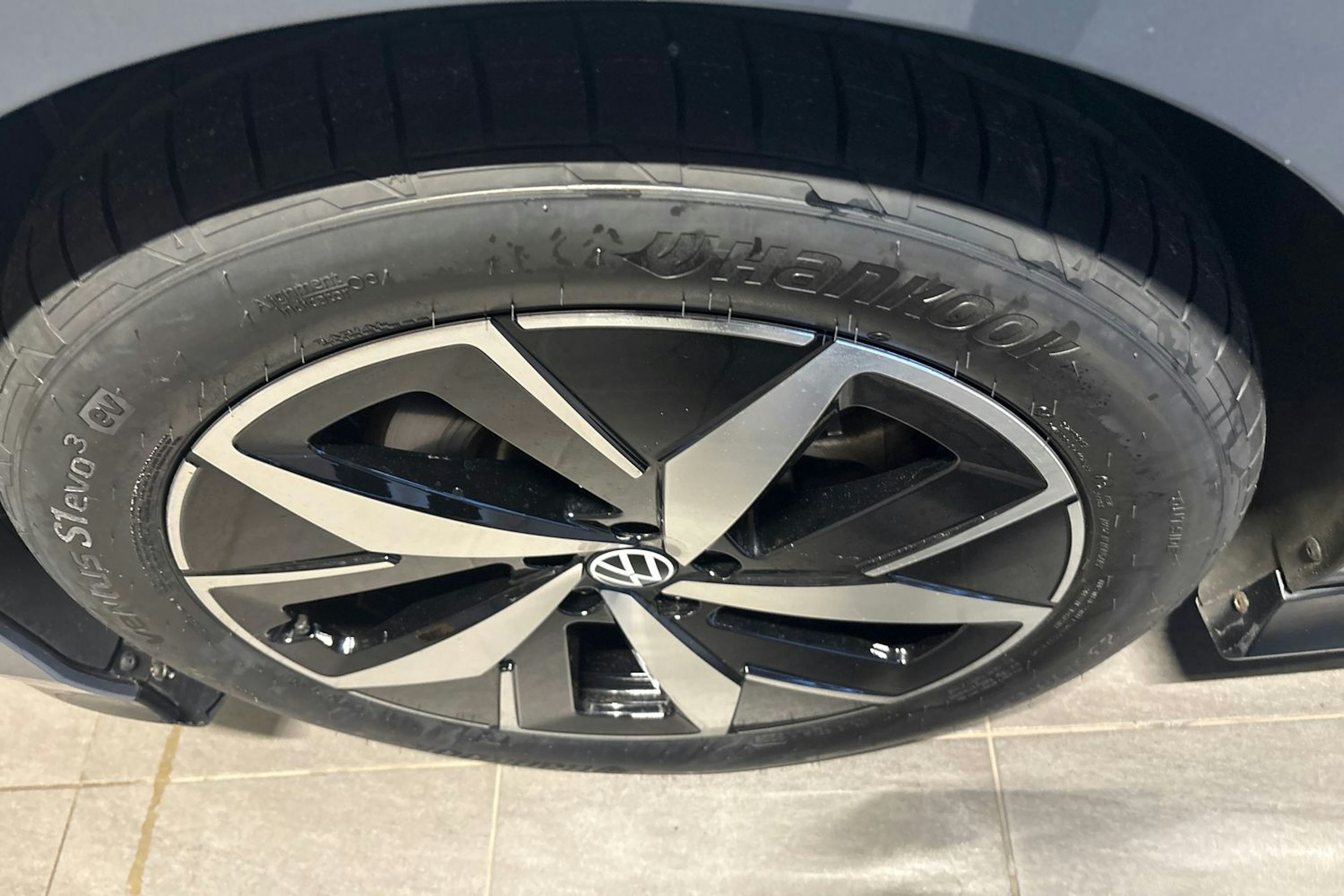 Sininen Volkswagen ID.7 2025 kuva 10.