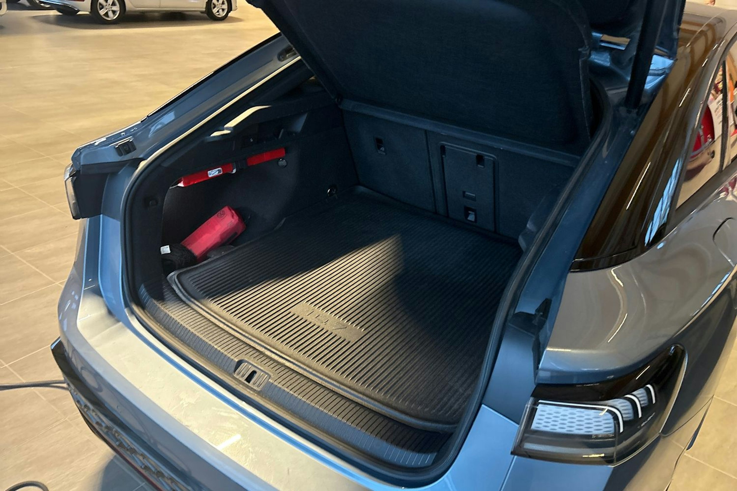 Sininen Volkswagen ID.7 2025 kuva 12.