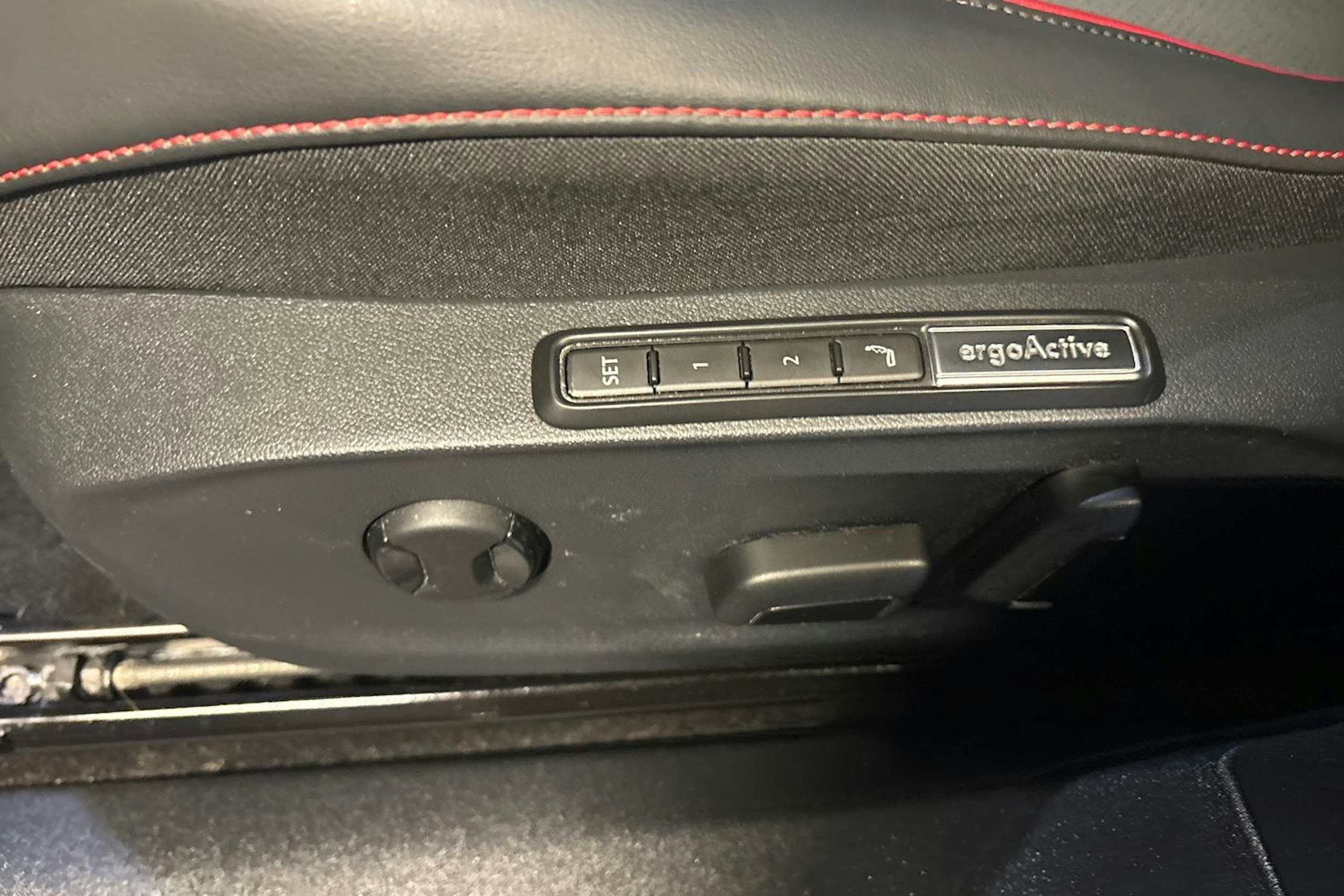 Sininen Volkswagen ID.7 2025 kuva 13.