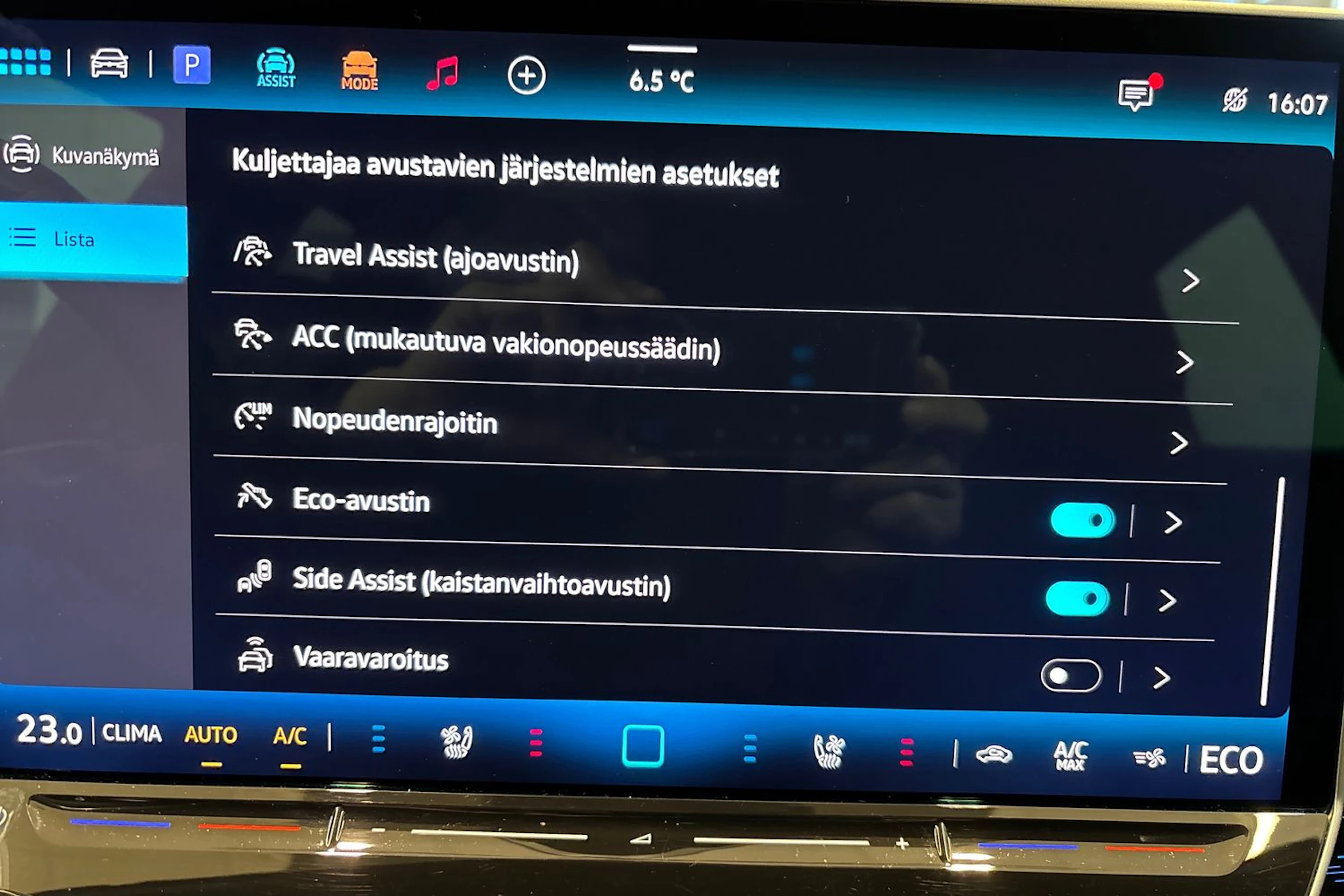 Sininen Volkswagen ID.7 2025 kuva 21.