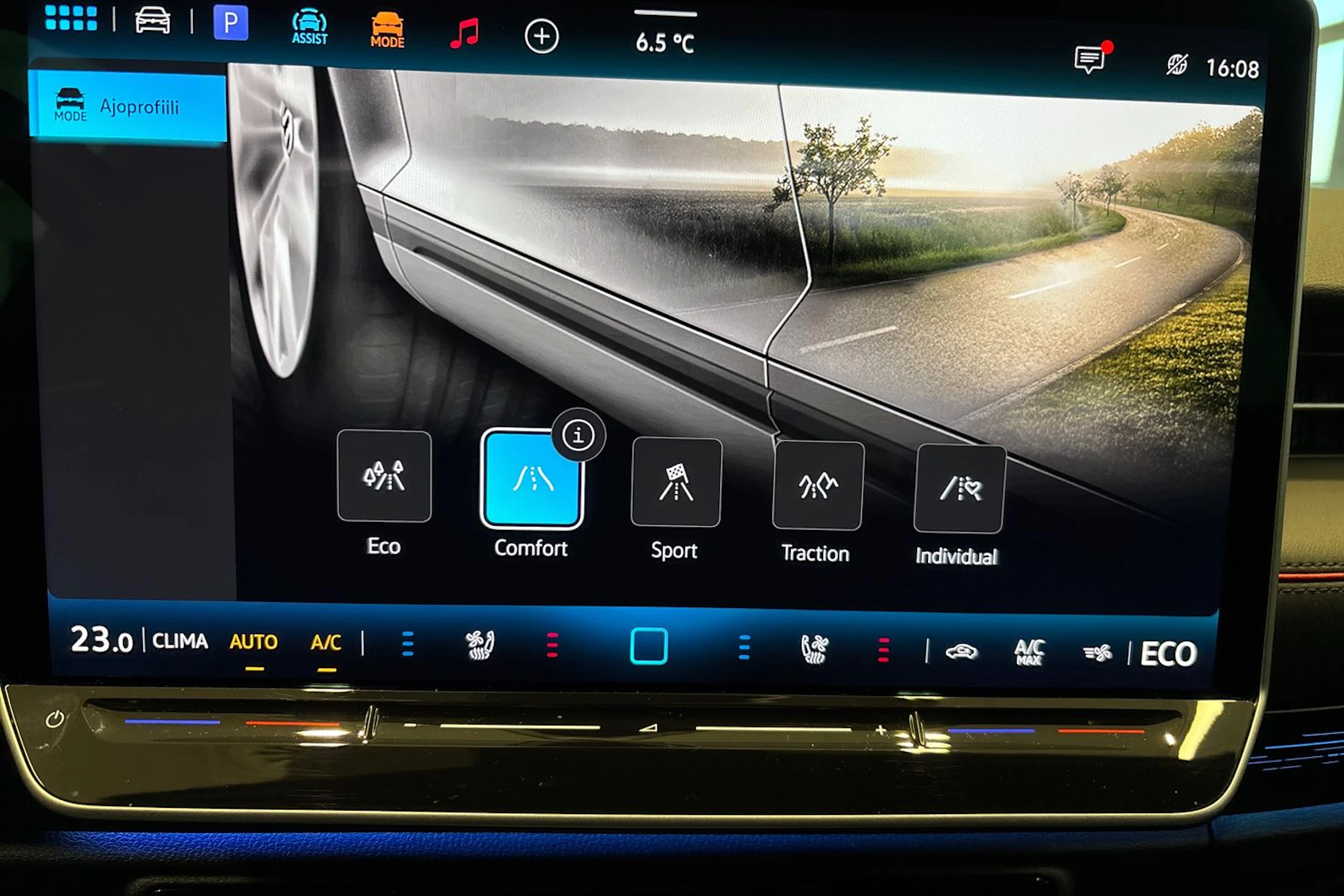 Sininen Volkswagen ID.7 2025 kuva 24.