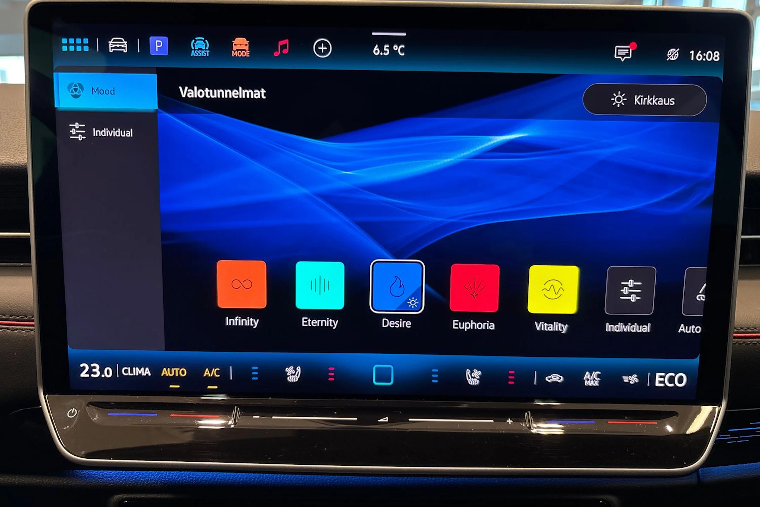 Sininen Volkswagen ID.7 2025 kuva 25.