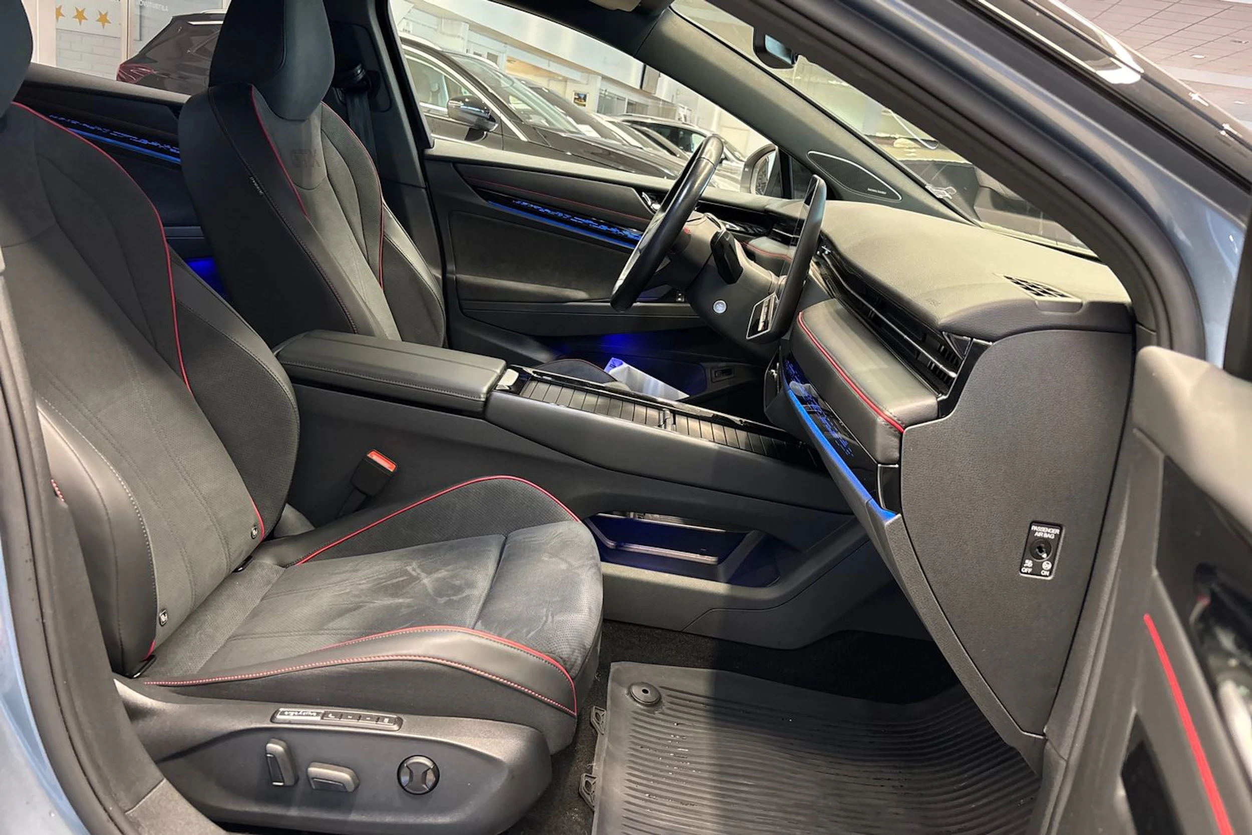 Sininen Volkswagen ID.7 2025 kuva 30.