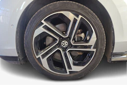 harmaa Volkswagen ID.7 2025 kuva 9.