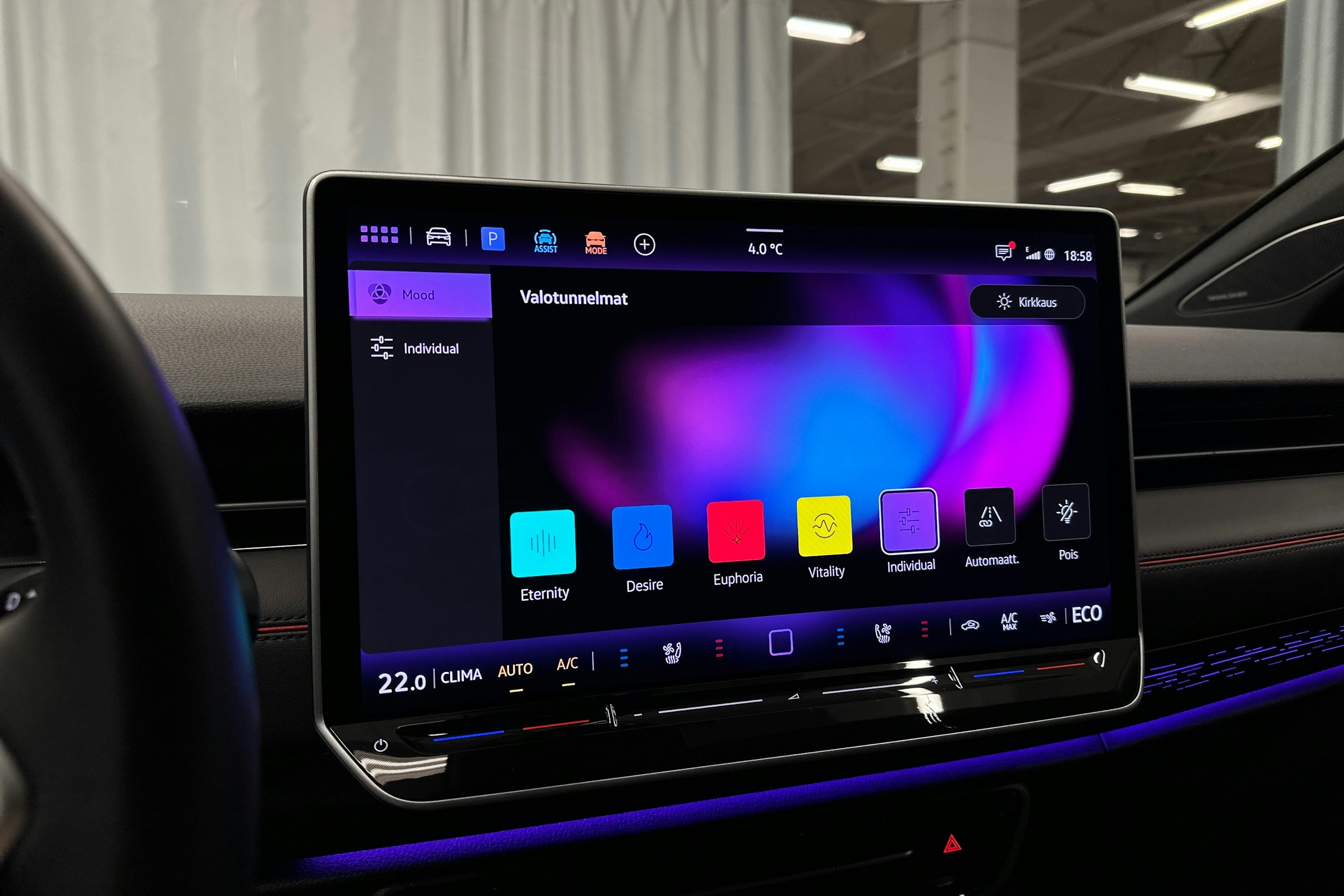 valkoinen Volkswagen ID.7 2025 kuva 27.