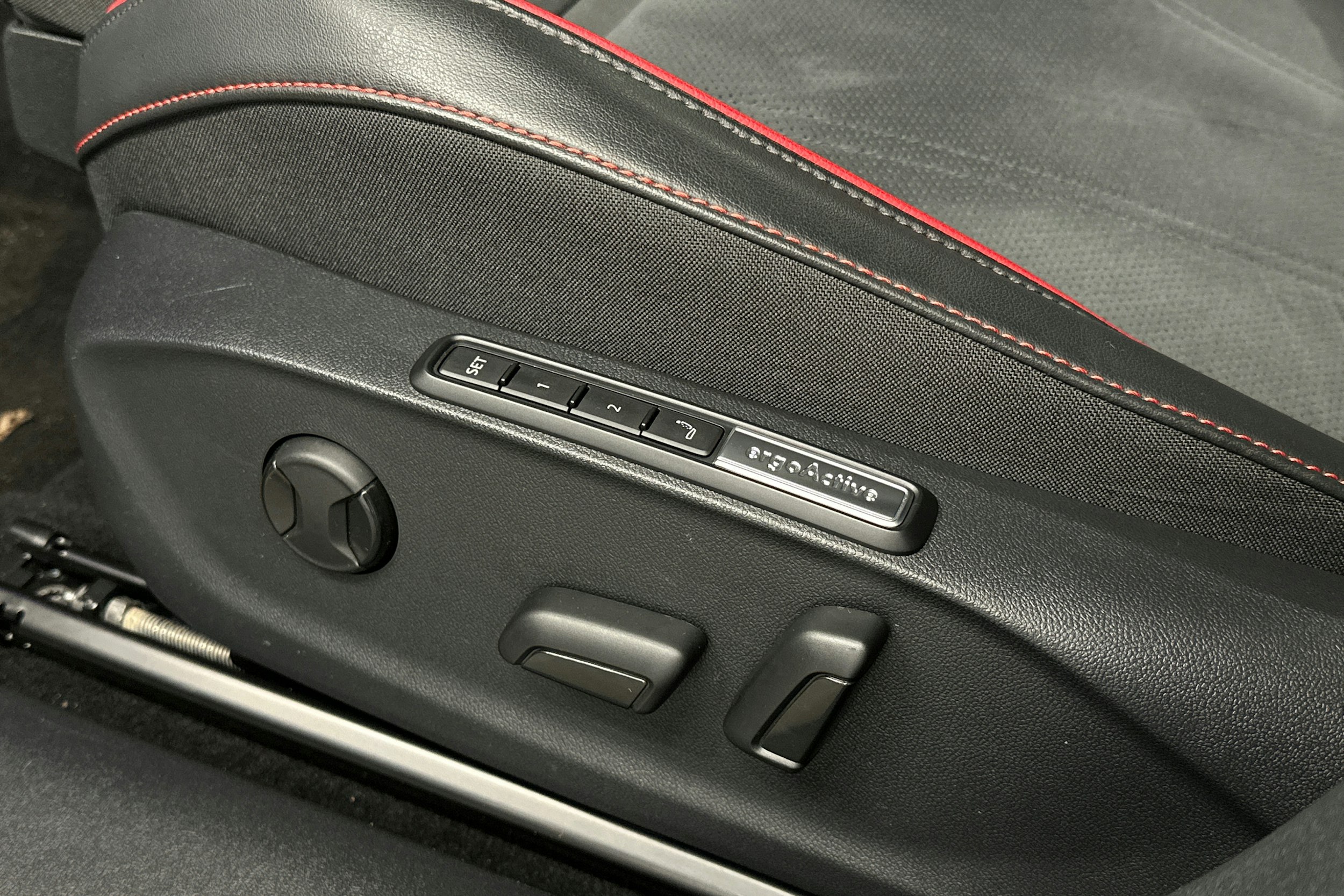 valkoinen Volkswagen ID.7 2025 kuva 31.