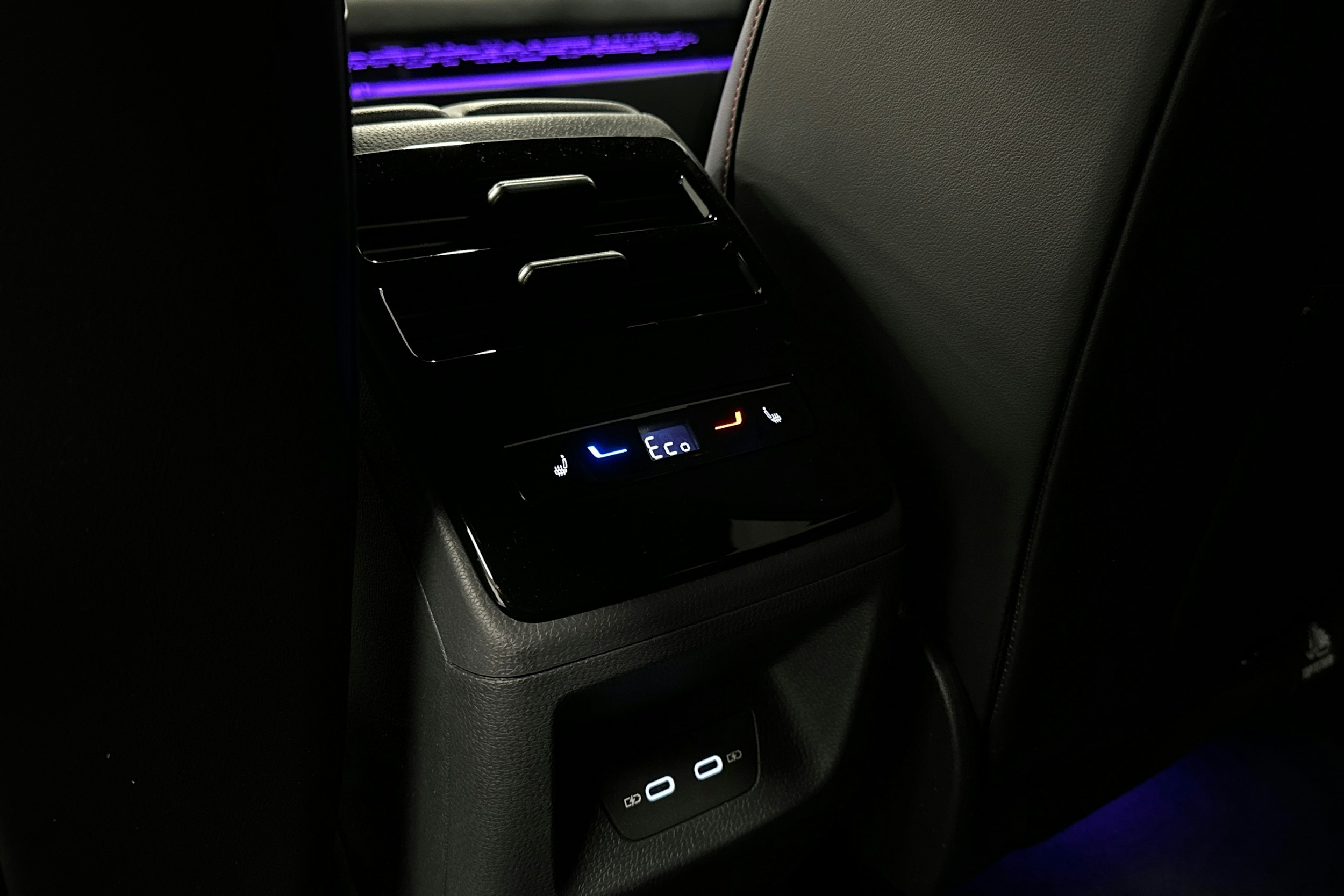 valkoinen Volkswagen ID.7 2025 kuva 33.