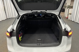 valkoinen Volkswagen ID.7 2025 kuva 34.