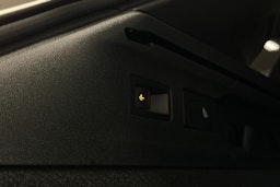 valkoinen Volkswagen ID.7 2025 kuva 36.