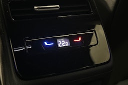 punainen Volkswagen ID.7 2025 kuva 17.