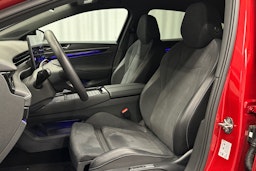 punainen Volkswagen ID.7 2025 kuva 18.