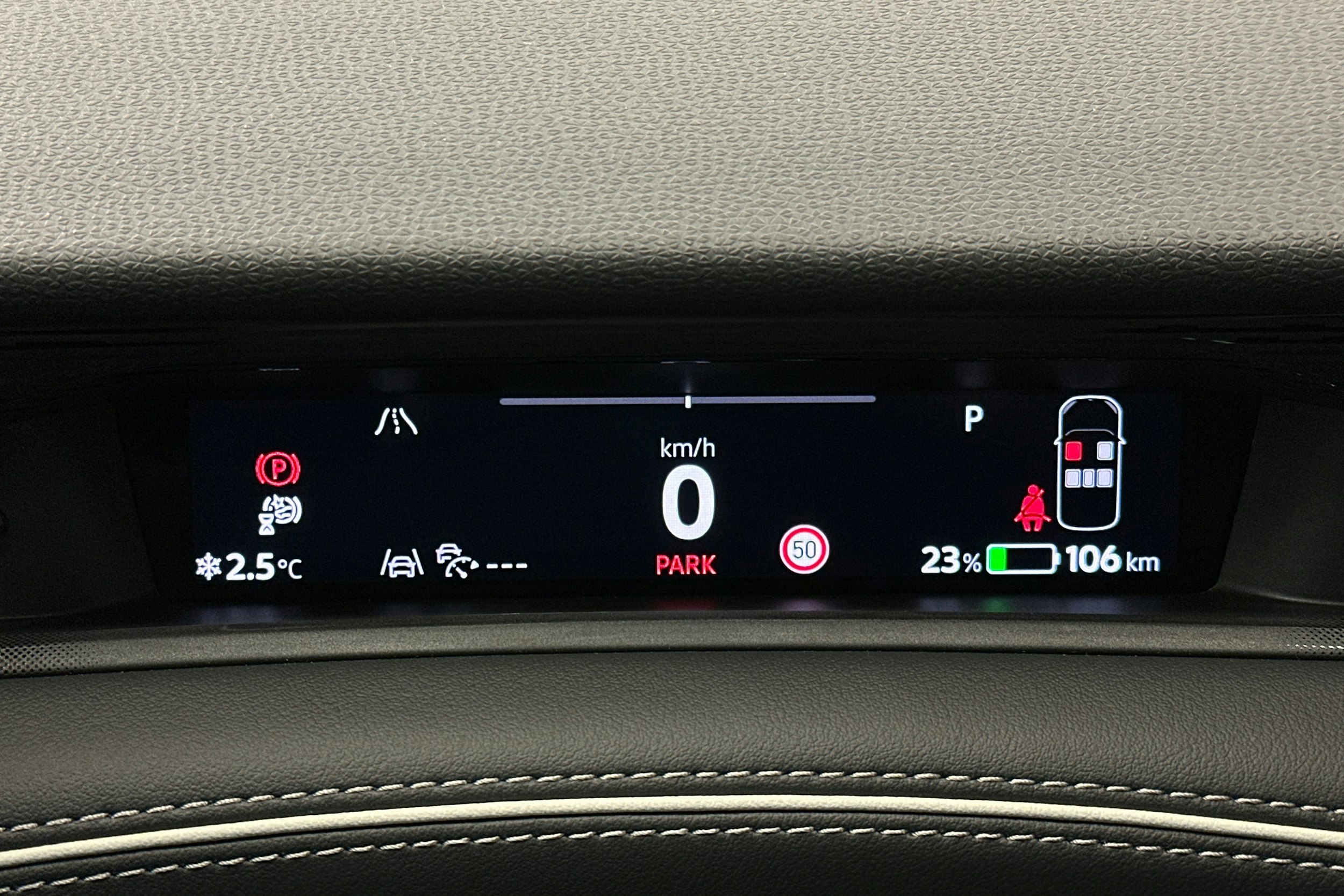 punainen Volkswagen ID.7 2025 kuva 25.