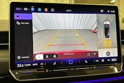 punainen Volkswagen ID.7 2025 kuva 35.