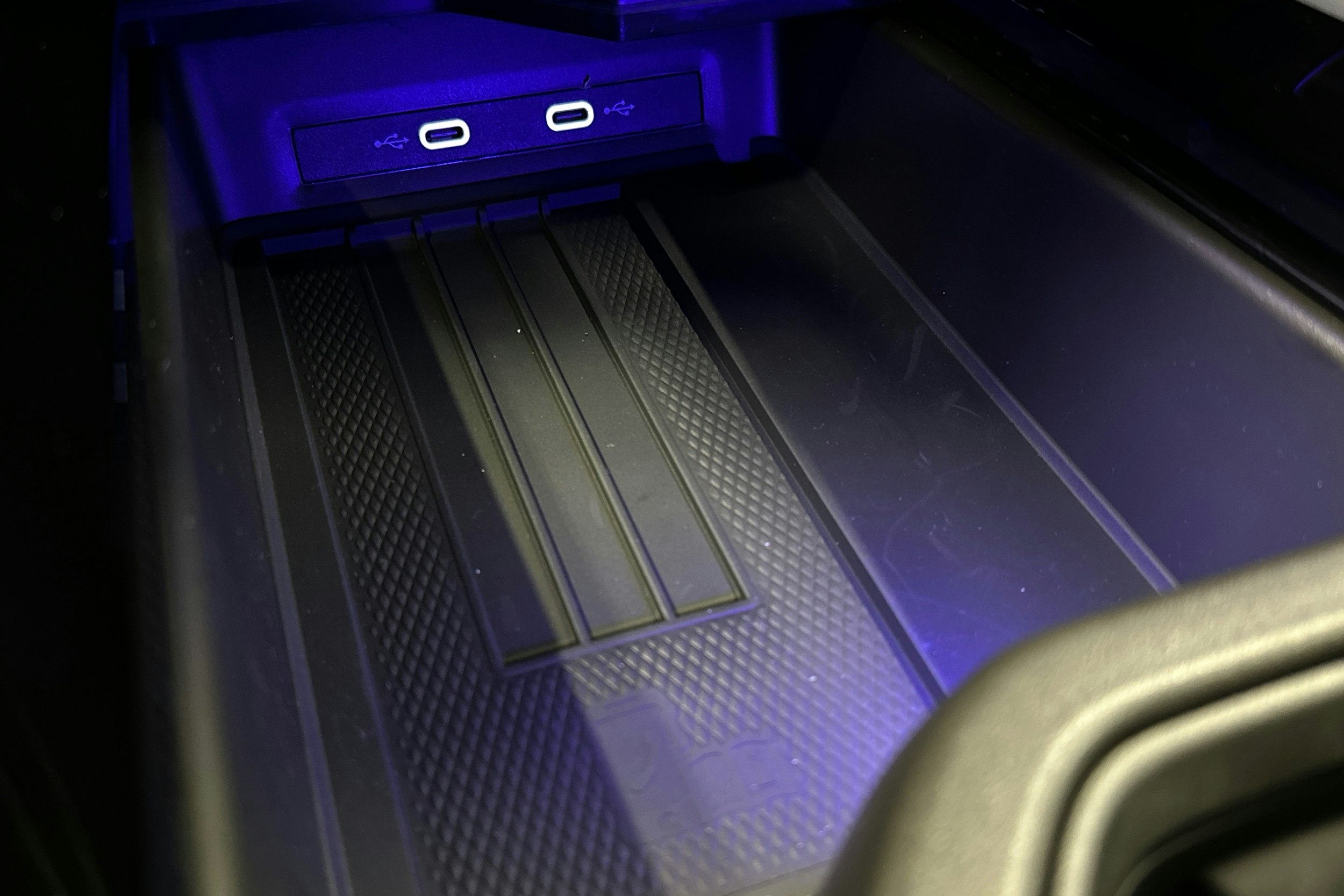 punainen Volkswagen ID.7 2025 kuva 36.