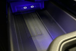 punainen Volkswagen ID.7 2025 kuva 36.