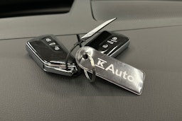 punainen Volkswagen ID.7 2025 kuva 37.