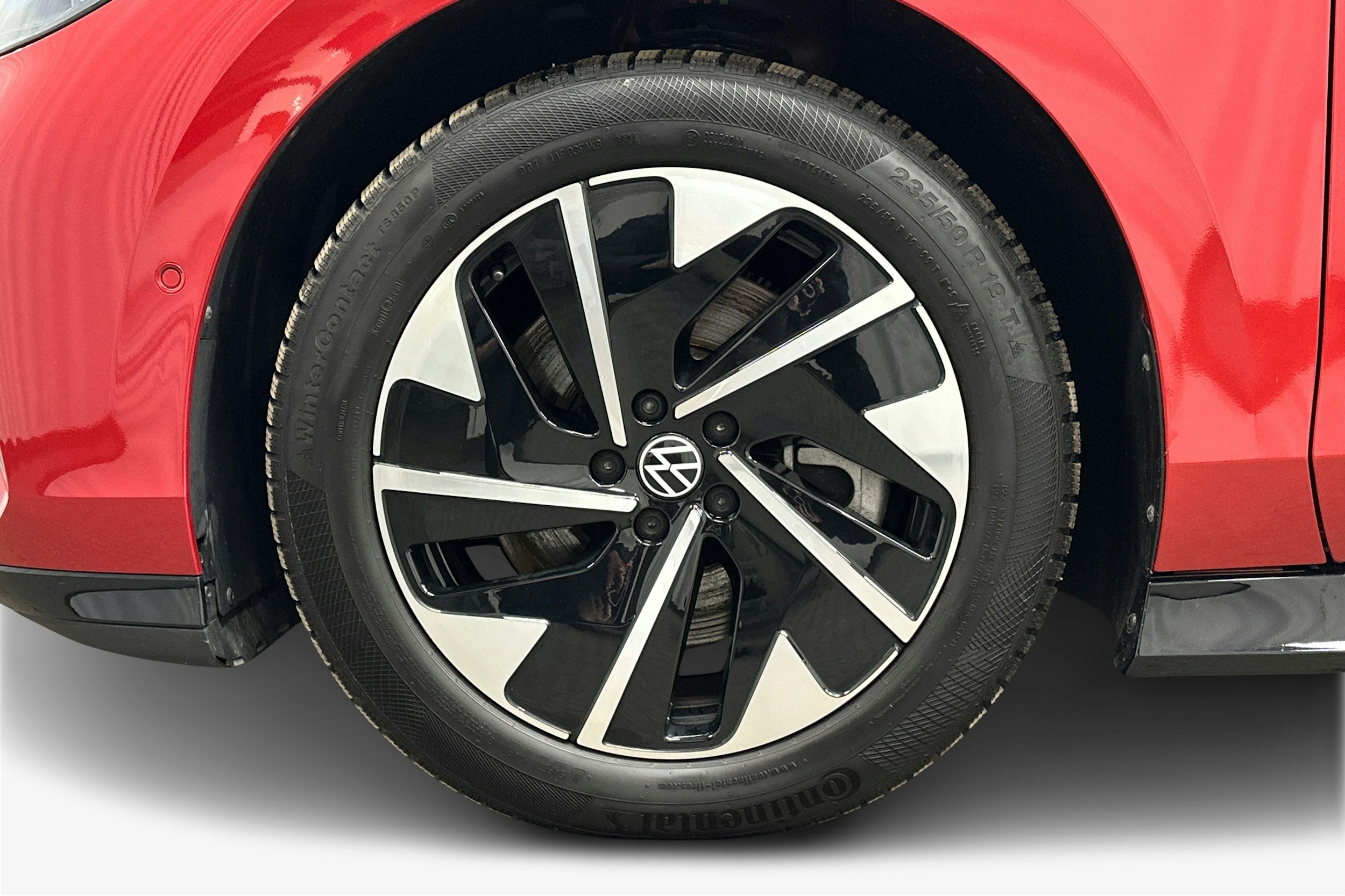 punainen Volkswagen ID.7 2025 kuva 9.