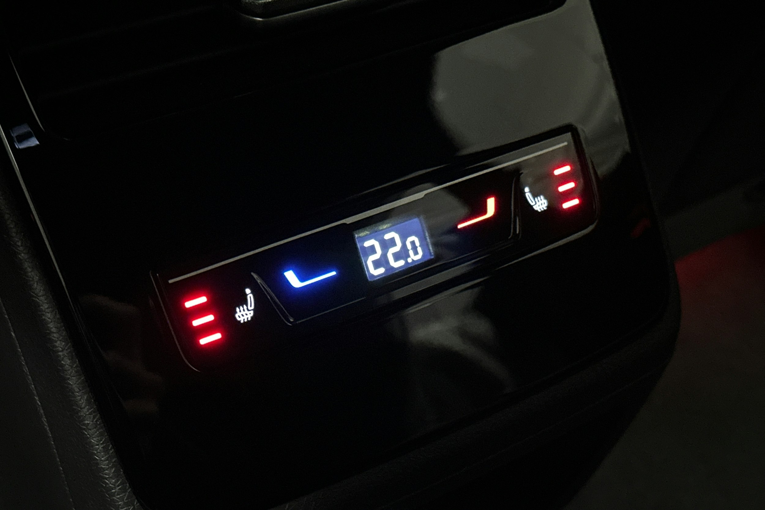 punainen Volkswagen ID.7 2025 kuva 14.