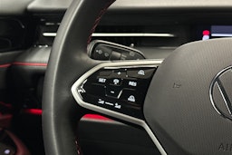 punainen Volkswagen ID.7 2025 kuva 19.