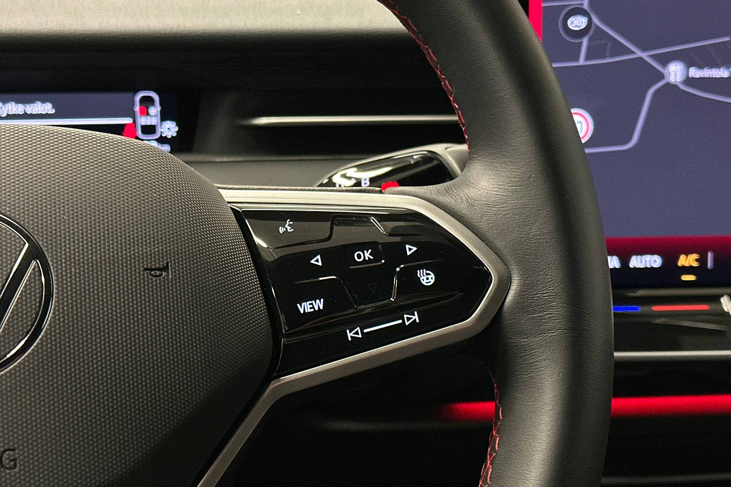 punainen Volkswagen ID.7 2025 kuva 20.