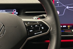 punainen Volkswagen ID.7 2025 kuva 20.