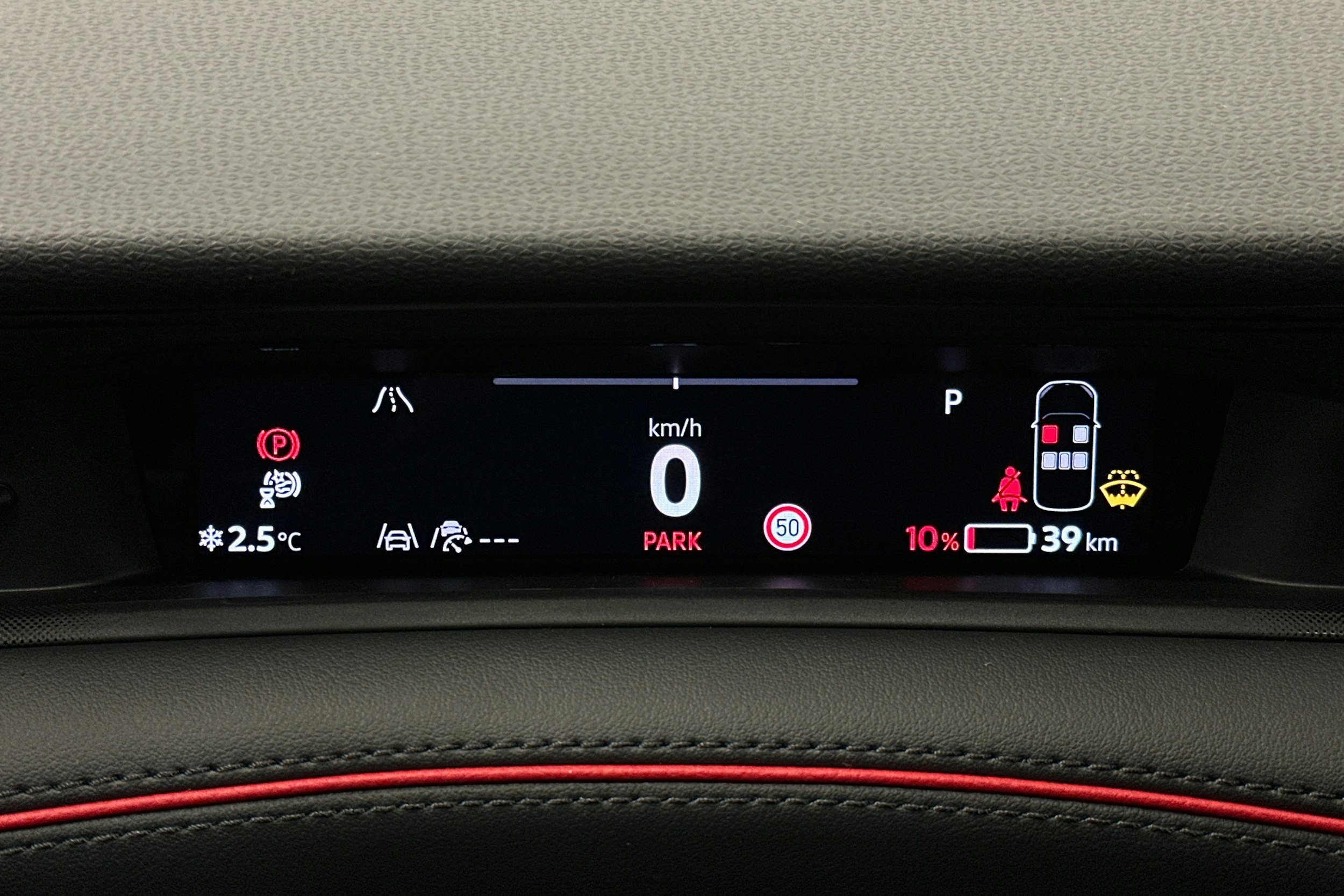 punainen Volkswagen ID.7 2025 kuva 22.