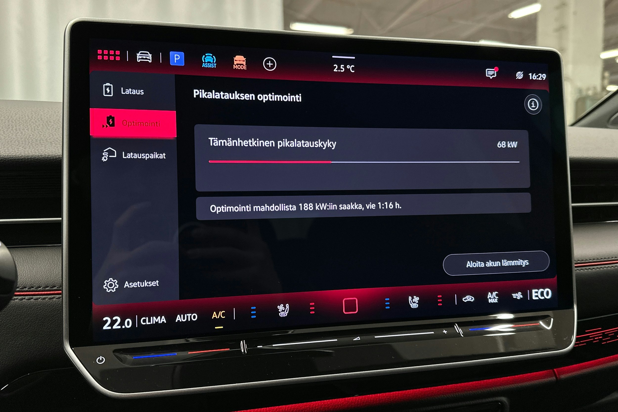 punainen Volkswagen ID.7 2025 kuva 26.