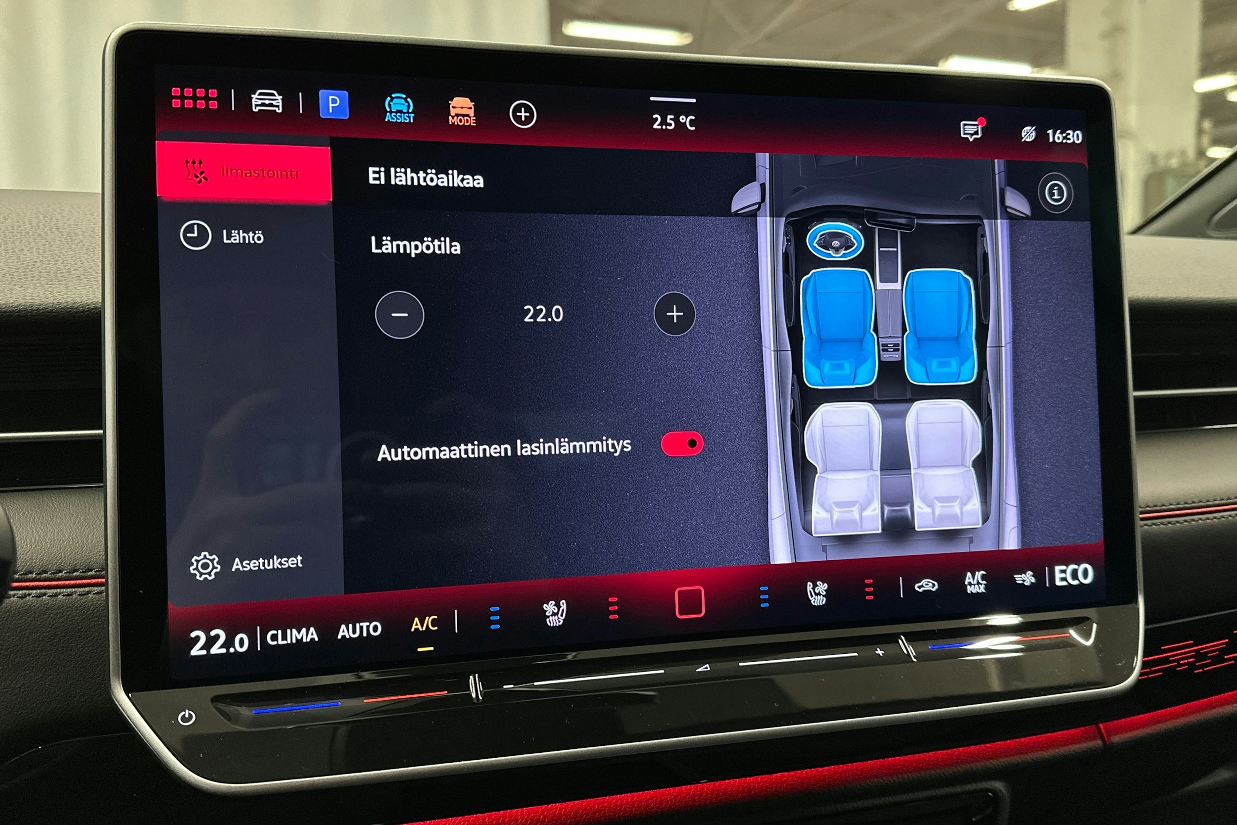 punainen Volkswagen ID.7 2025 kuva 27.