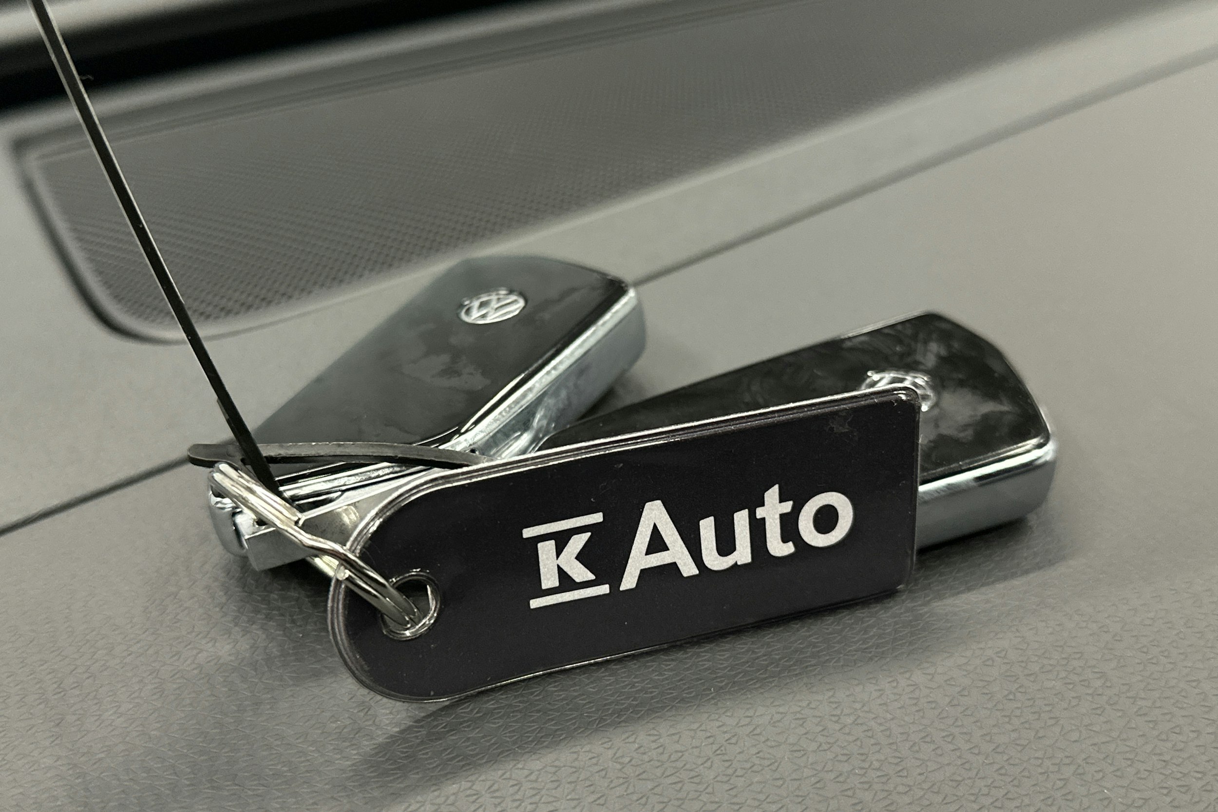 punainen Volkswagen ID.7 2025 kuva 36.