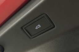 punainen Volkswagen ID.7 2025 kuva 15.