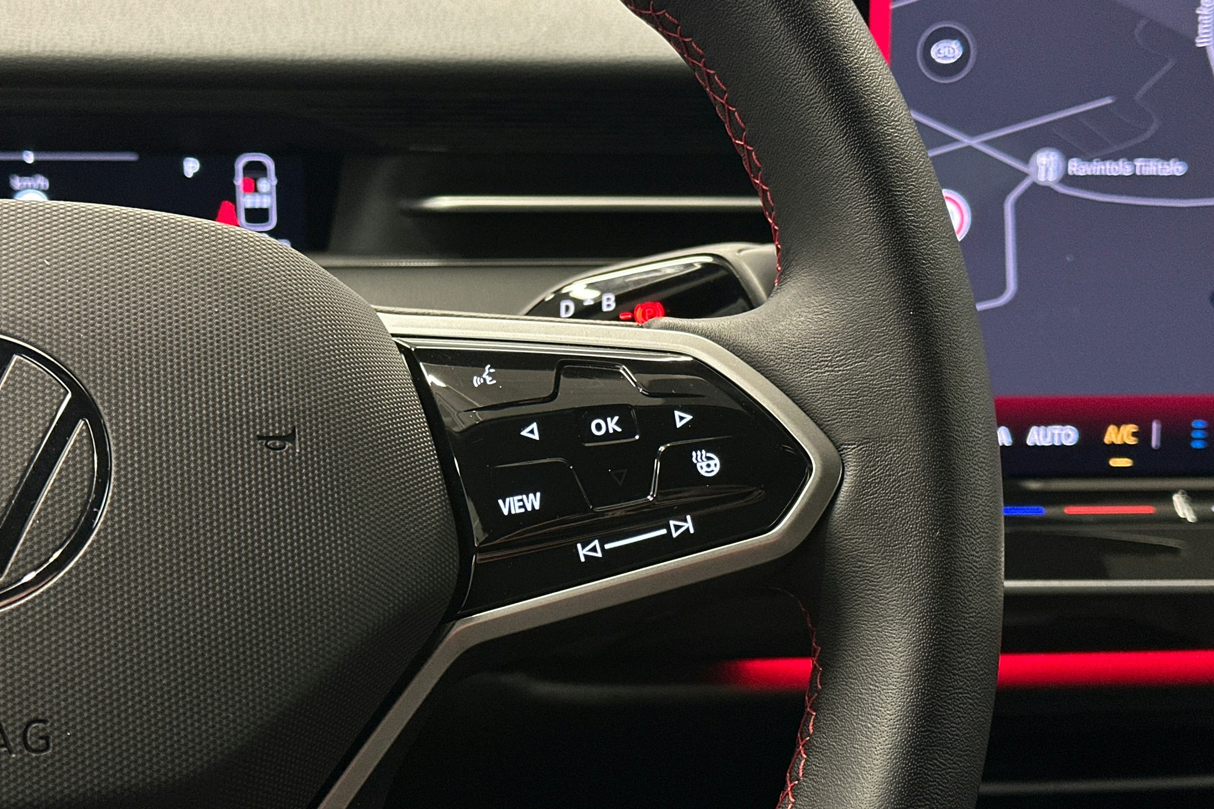 punainen Volkswagen ID.7 2025 kuva 23.