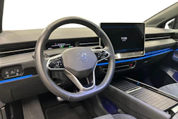 sininen Volkswagen ID.7 2025 kuva 6.