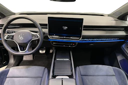 sininen Volkswagen ID.7 2025 kuva 7.