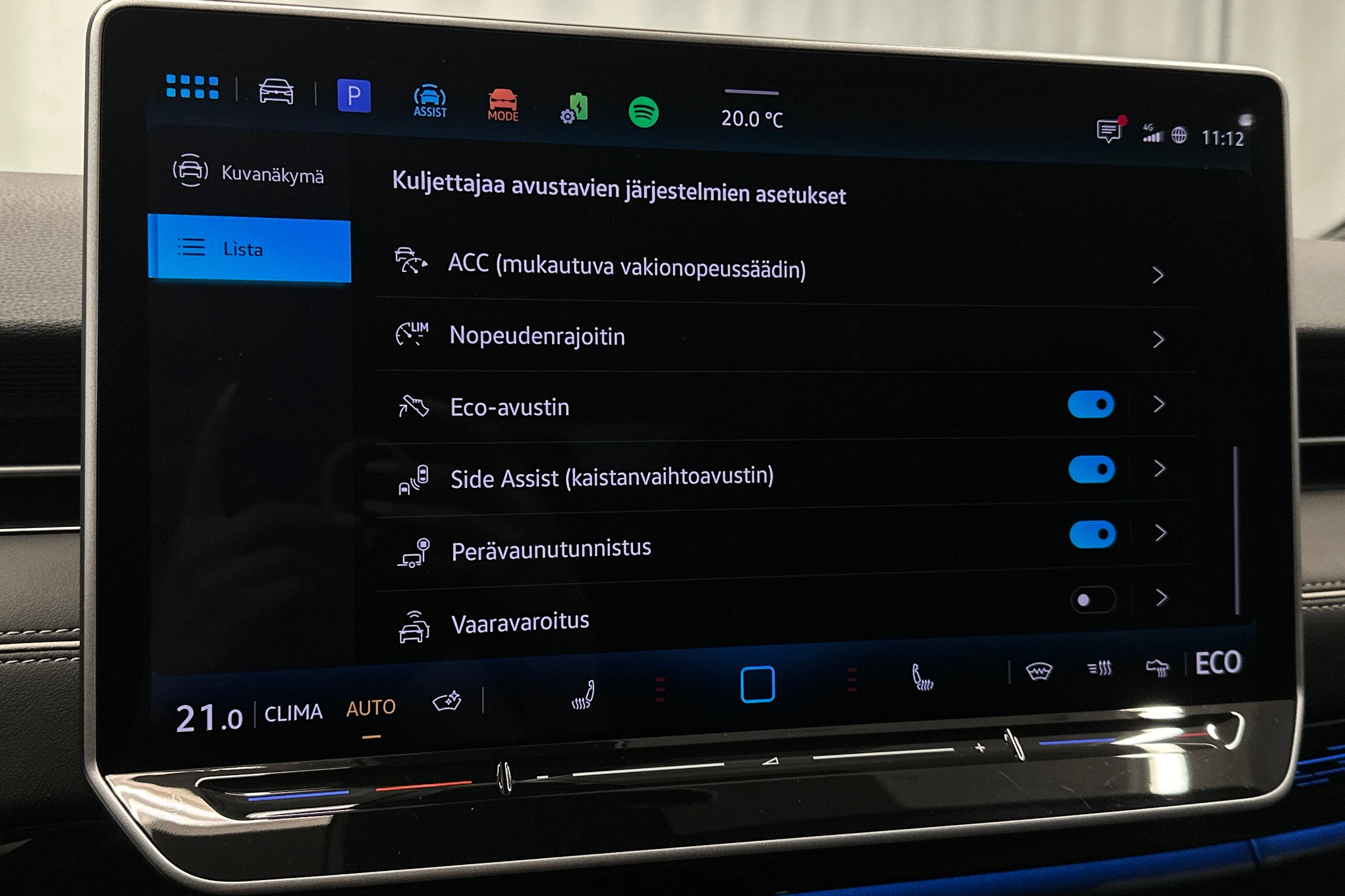 sininen Volkswagen ID.7 2025 kuva 28.
