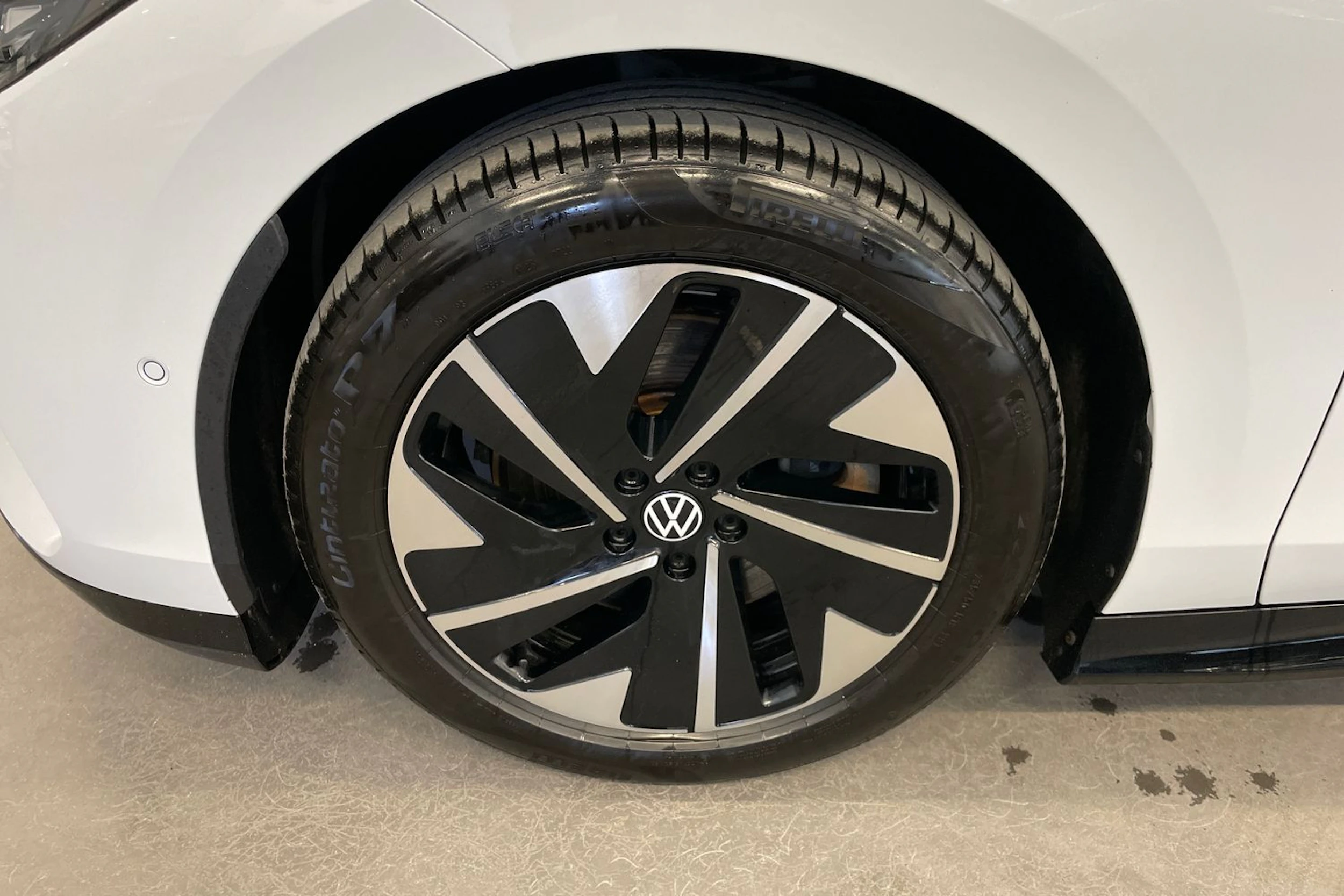valkoinen Volkswagen ID.7 2025 kuva 10.