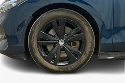 sininen Volkswagen ID.7 2025 kuva 9.