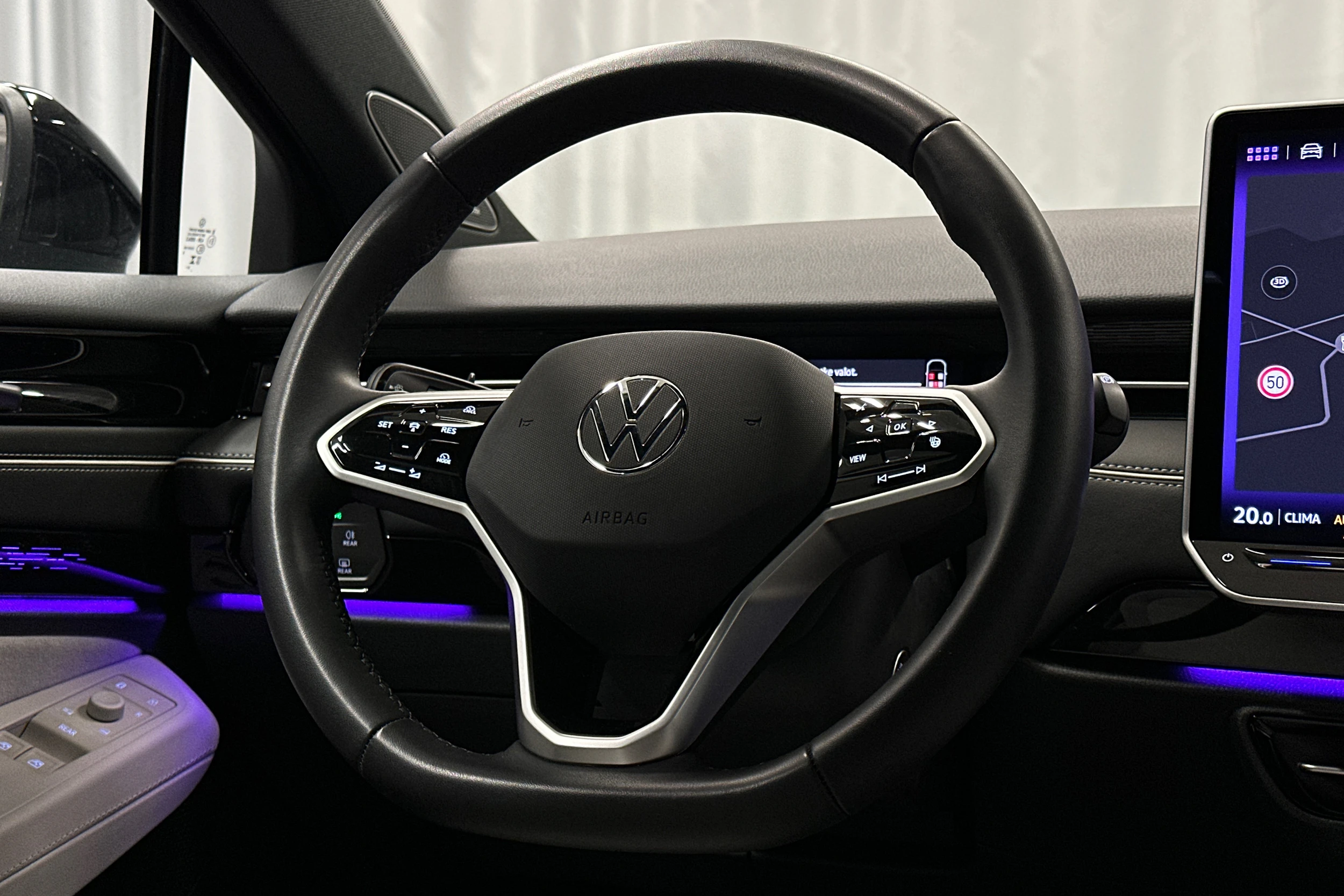 sininen Volkswagen ID.7 2025 kuva 16.