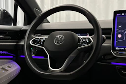sininen Volkswagen ID.7 2025 kuva 16.