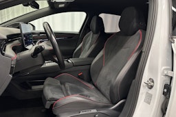 valkoinen Volkswagen ID.7 2025 kuva 17.