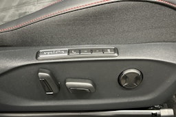 valkoinen Volkswagen ID.7 2025 kuva 19.