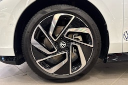 valkoinen Volkswagen ID.7 2025 kuva 9.
