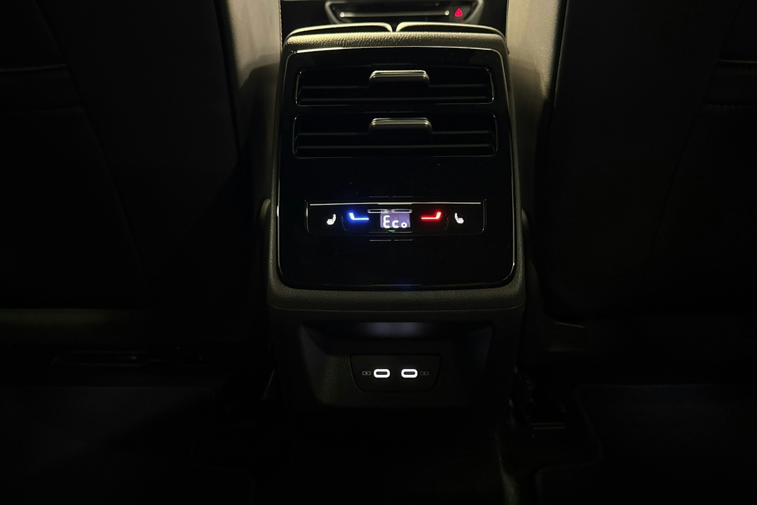 valkoinen Volkswagen ID.7 2025 kuva 12.