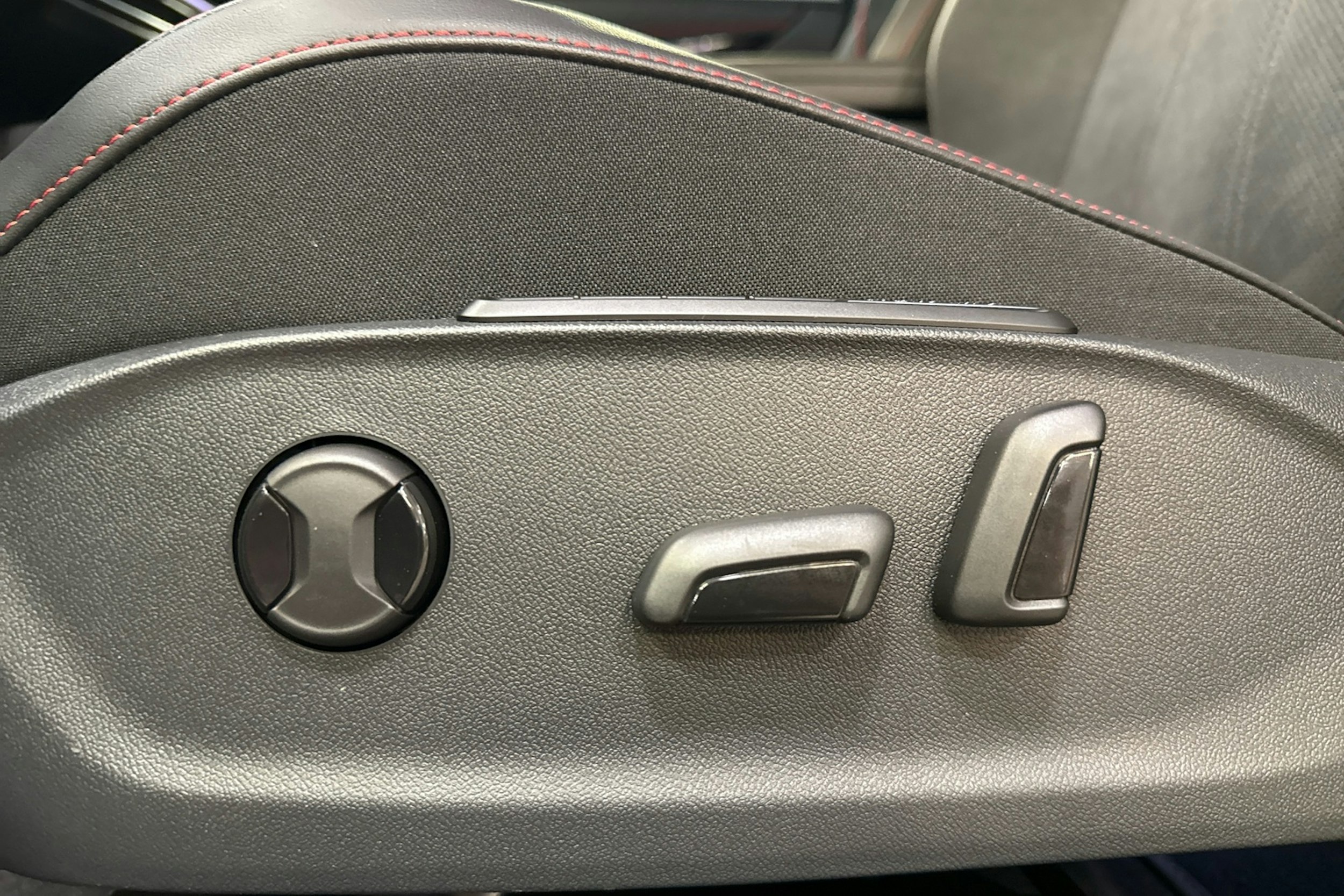 valkoinen Volkswagen ID.7 2025 kuva 13.